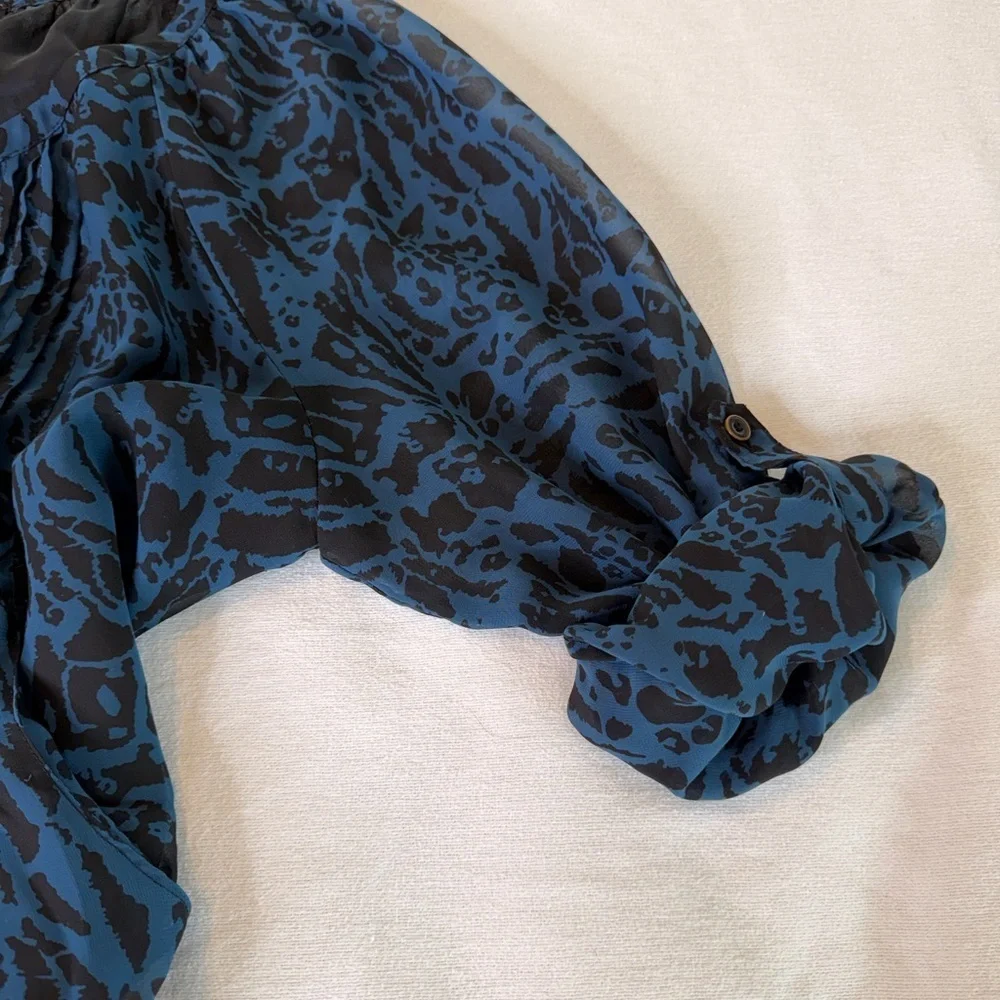 Grace Elements Blue/Blck Animal Print Long Sleeve Roll-Up Tab Blouse Size XL